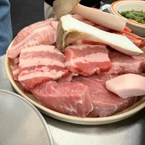 빽돈 대표 사진