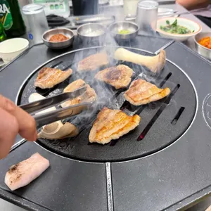 빽돈 대표 사진