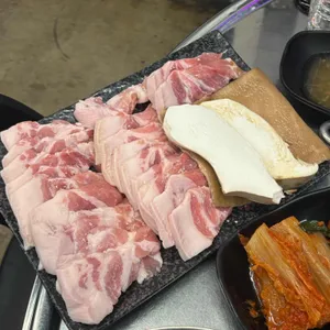 돈구이 바람났네 닭이랑 사진 1