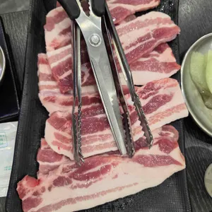 미나리솥뚜껑삼겹살 사진