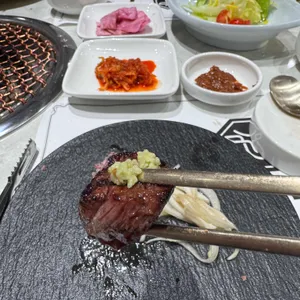 우하 대표 사진