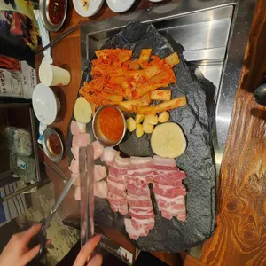 석암생소금구이 사진 1