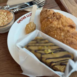 너티브라운 대표 사진