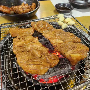 명동돼지한마리 사진 2