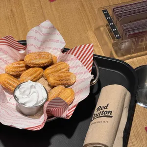 보드게임카페 레드버튼 사진 1