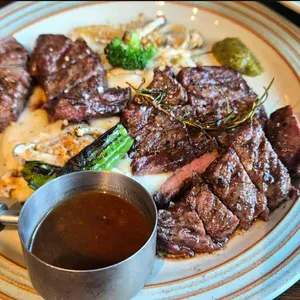 브주 레스토랑 대표 사진