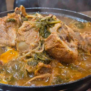 1등 뼈해장국 감자탕 밥집 술집 돼지국밥 사진