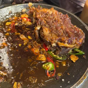 뼈로짚 대표 사진