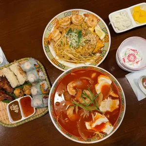 꽁 비엔 대표 사진