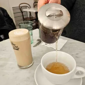 로우앤스윗 로스터리 대표 사진