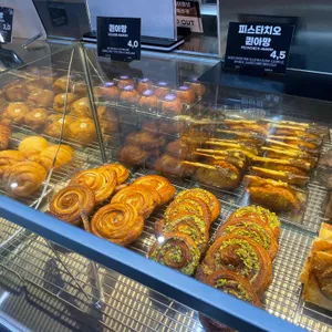 크리드나인 대표 사진