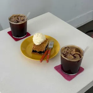 더 댄스 대표 사진