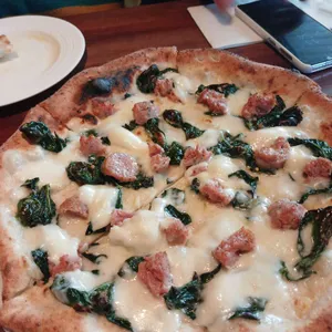 볼라레 대표 사진