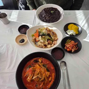 동승춘 대표 사진