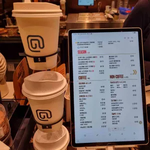 커피앳웍스 인천공항 T2 리뷰 사진