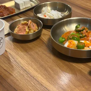 육회너머뭉티 대표 사진