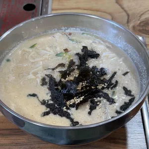 이층칼국수 사진 1