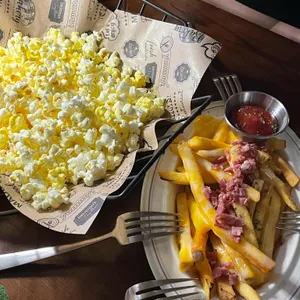 헤르츠 대표 사진