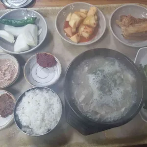 신가네국밥 사진 1