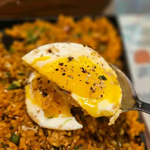 골목길 식탁 사진