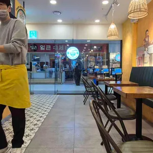 퍼부어 대표 사진