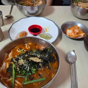 강릉현대장칼국수 대표 사진