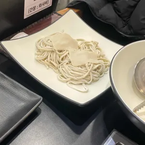 윤우재 문현샤브 칼국수 대표 사진