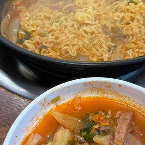 최네집 사진 1