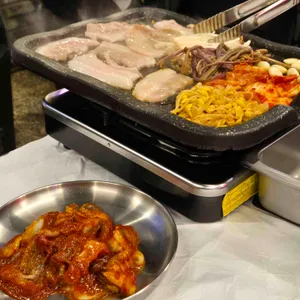 설현이네 냉삼집 대표 사진