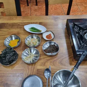 김치찌개만3대째 대표 사진