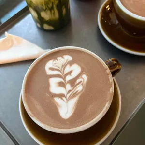 레이어10 카페 대표 사진