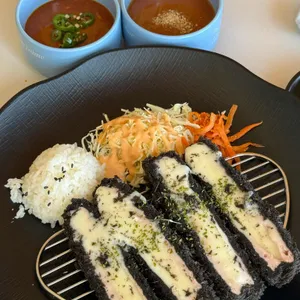 귀산돈까스밀면 사진