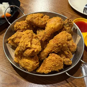 자담치킨 대표 사진