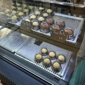 원오브어스 리뷰 사진