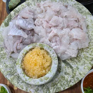 옥돌해세꼬시 사진