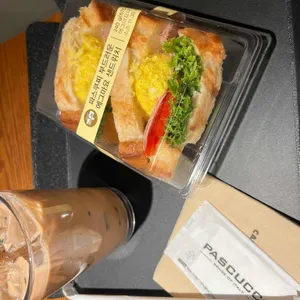 파스쿠찌 대표 사진