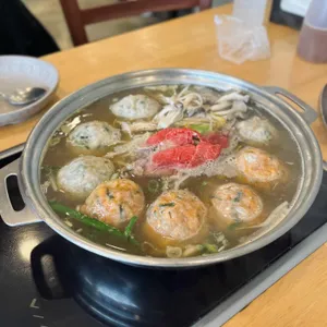 본가 만두전골전문점 사진 1