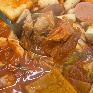 쌀밥애 찌개담다 사진