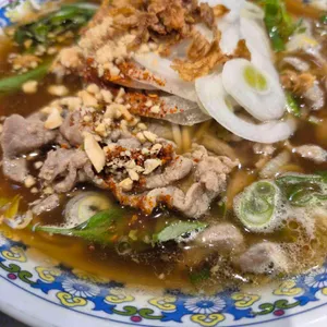 뭄 알로이 대표 사진