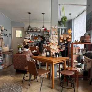 철이와수지 로스터스 대표 사진