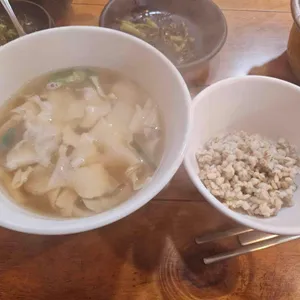 수제비와보리밥 사진