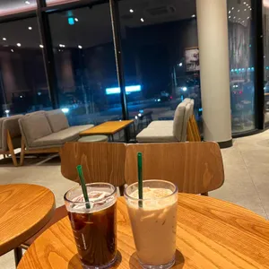 스타벅스 대표 사진