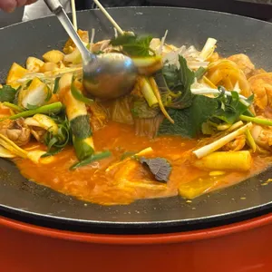 까치솥뚜껑닭도리 대표 사진