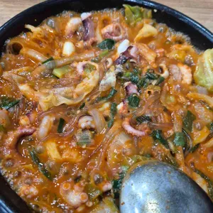 국이네낙지볶음 사진 1