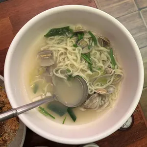 충무꼬막칼국수 사진