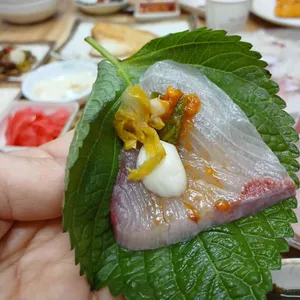 사량도 자연산횟집 대표 사진