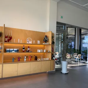 카페 윤 리뷰 사진