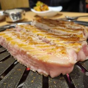 맛있는 고기에 솜씨를 더하다 사진