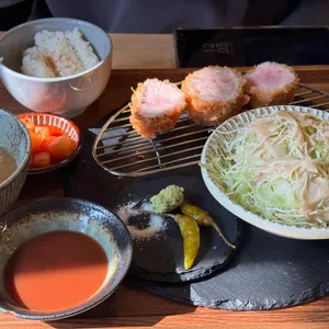 윤돈 대표 사진