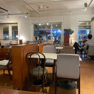 트리아농 대표 사진